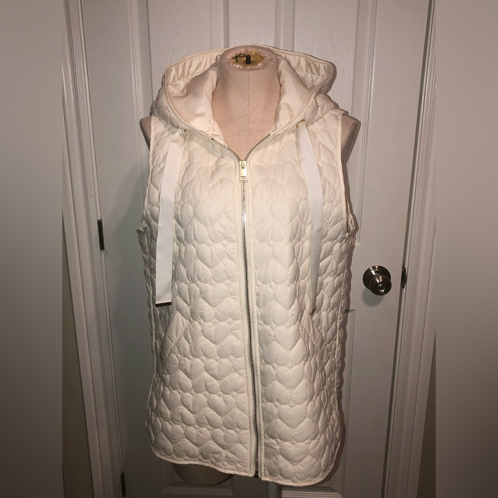 Charlie B Quilted Hooded Sleeveless Puffer Vest in Cream